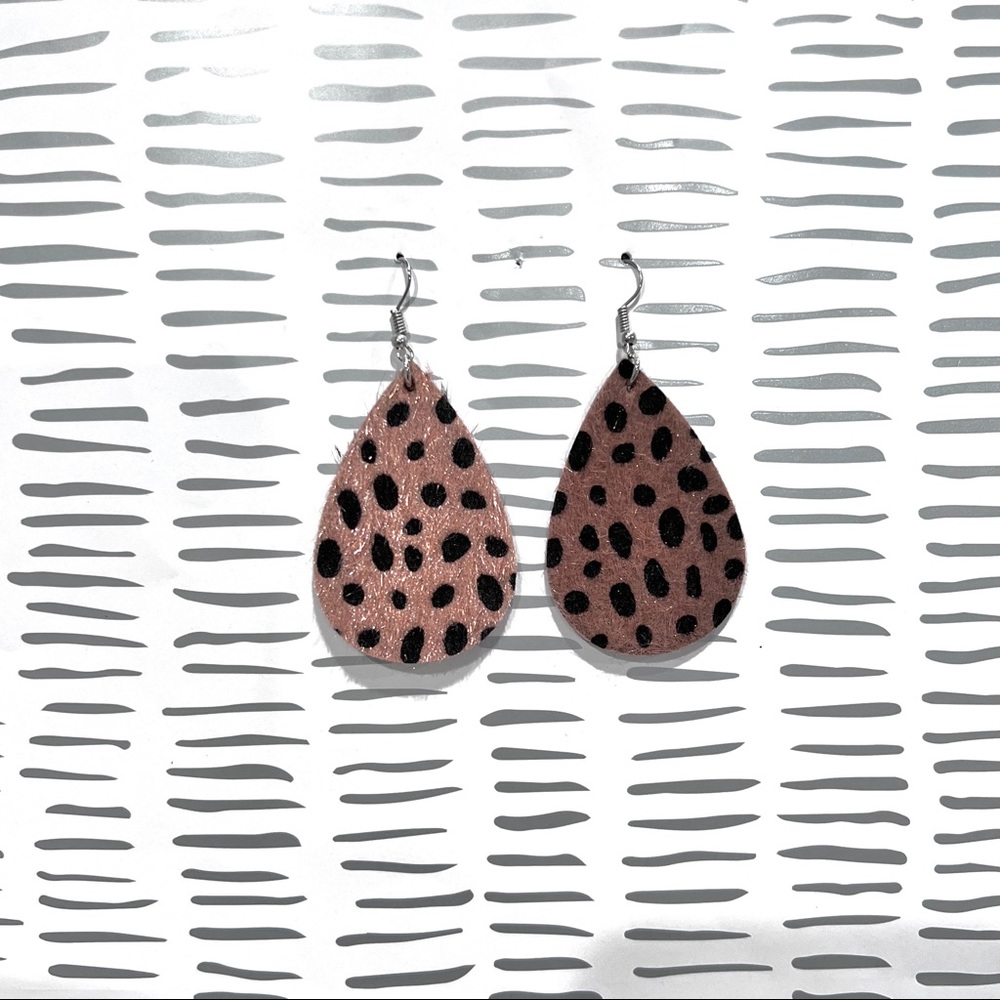 Faux fur pierced dangling earrings